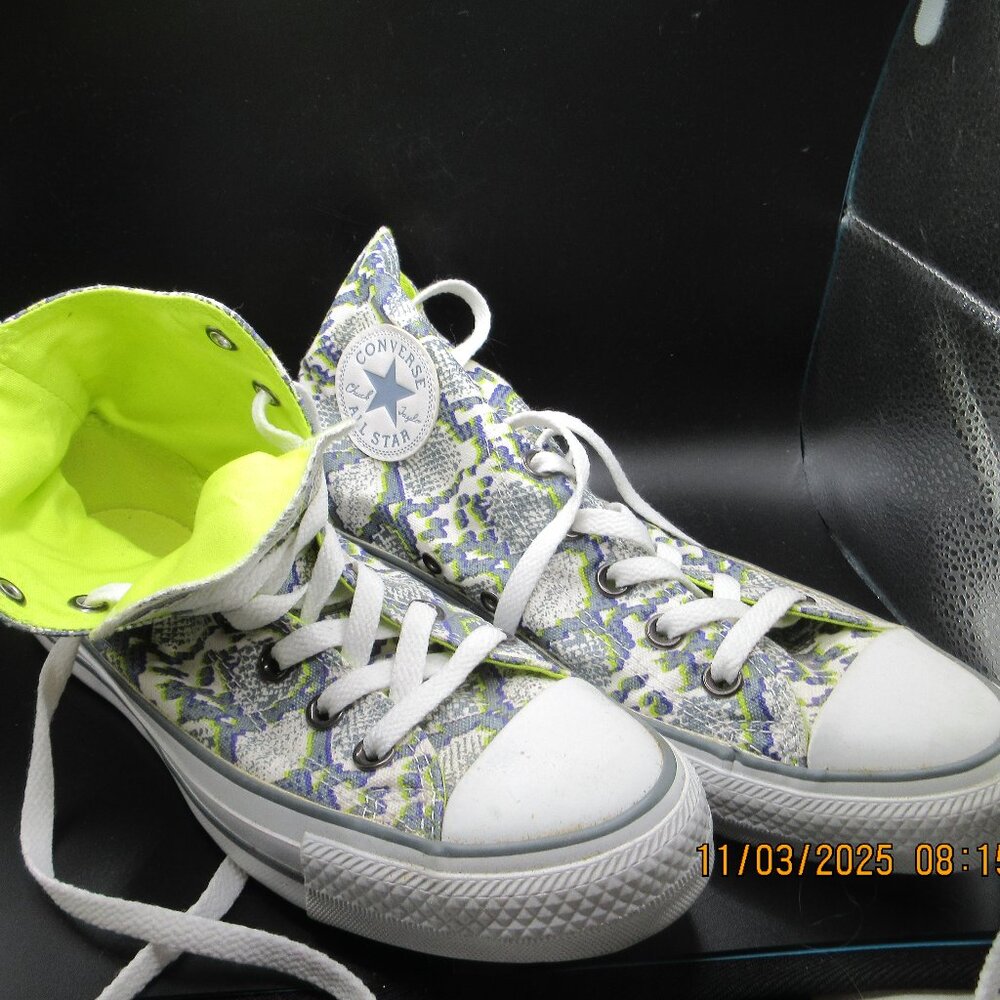 FANTASTIC~HIGH TOPS~CONVERSE ALL STARS~NEON INSIDE & SNAKE LOOK COLOR~SIZE 8